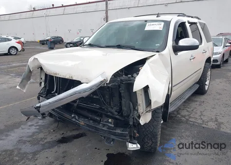 2010 Chevrolet Tahoe Ltz z USA, uszkodzony, nr VIN 1GNUKCE00AR210611
